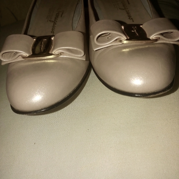 SALVATORE FERRAGAMO BLUSH PEARL CREAM VARA BOW PUMP SHOES 9.5 4A - Picture 7 of 8
